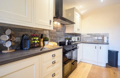 Newport House | Beechwood House by Tŷ SA - ICC & Celtic Manor