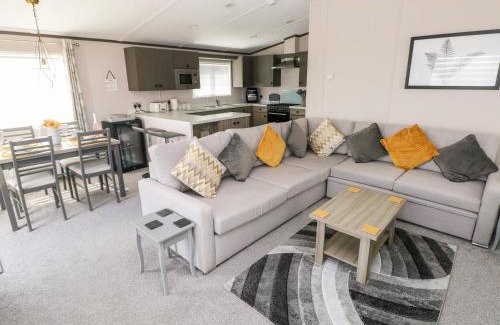 Hasguard Cross House | Beechwood Lodge