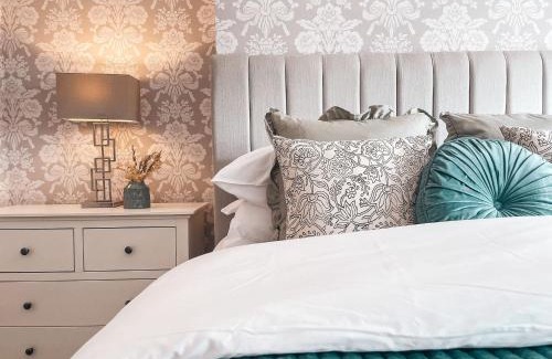 Newport House | Beechwood Park by Solace Stays