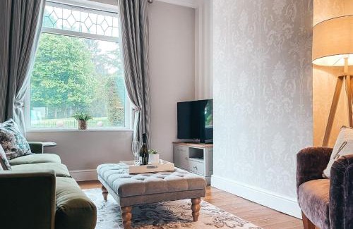 Newport House | Beechwood Park by Solace Stays