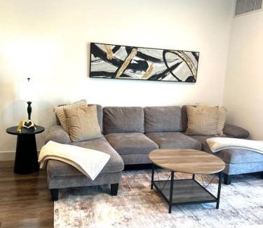 People's Freeway Apartment | Beehive Getaway
