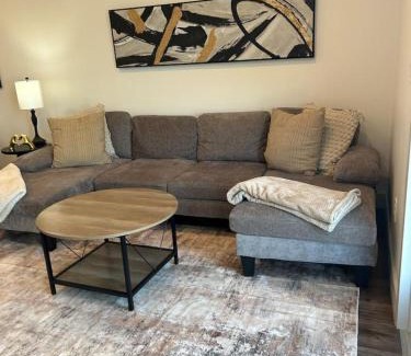 People's Freeway Apartment | Beehive Getaway