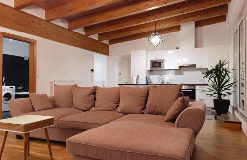 Untertullnerbach Apartment | BeeHome Apartment