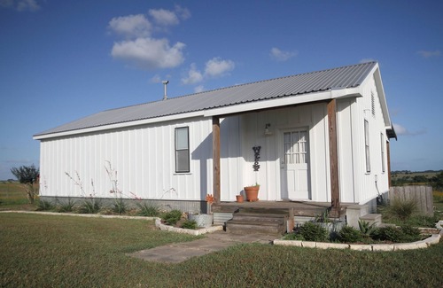 La Grange House | Beer Joint at the Brown Ranch