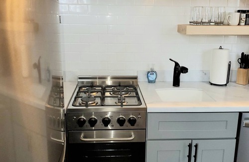 Florence Apartment | Beerwhistle Blonde Studio Apt in Historic Florence