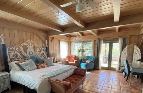 Morongo Valley House | Bees Knees Barn · Iconic Barn on 10-Acres, Hot Tub