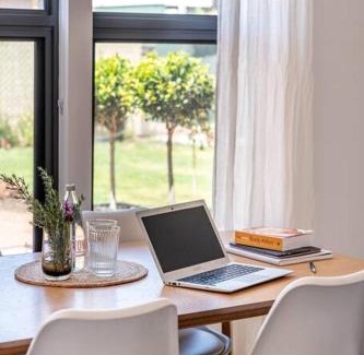 Torrensville House | Bees Knees Studio, 5 min to CBD, Adelaide Airport & Henley Beach