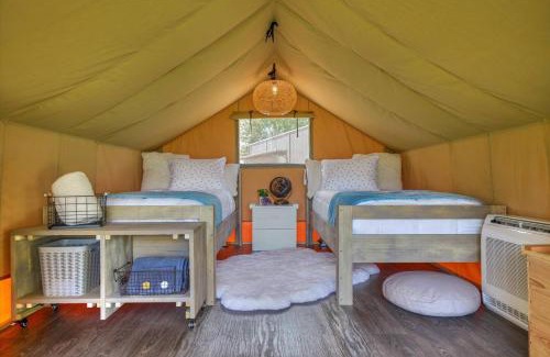 Navasota Other | BeeWeaver Luxury Glamping - Idyllic Hive Check