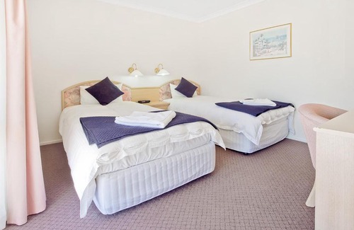 Bega Hotel | Bega Village Motor Inn