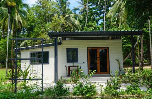 Wok Tum House | Behind the Temple Island Eco-Home 15min walk to Hin Kong Beach