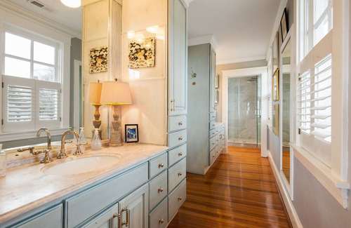 Annapolis House | Behold your perfect Annapolis getaway home! Gorgeous 4 bdrm, 2.5 bath with breathtaking views of the Chesapeake Bay