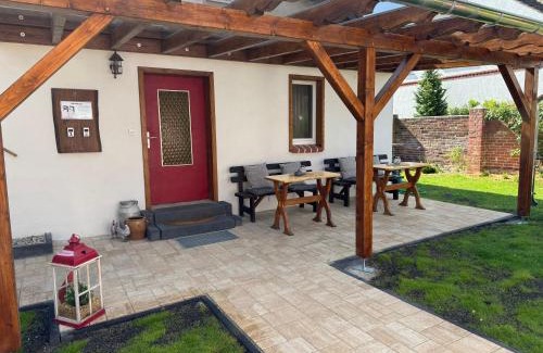 Steinkirchen Apartment | Bei der Kahnfährfrau Mit NEUEM Innenhof Garten