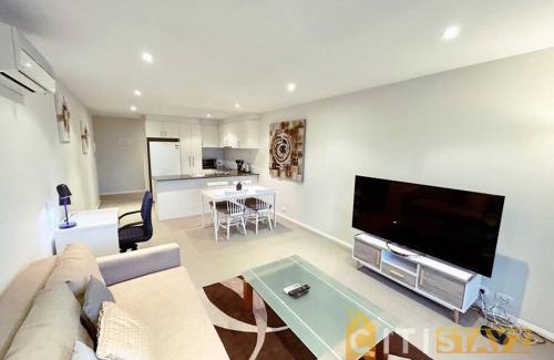 Turner Apartment | Beige & Beautiful - 1bd 1bth Apt - Close to ANU