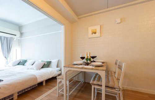 Sangenjaya Apartment | Beige