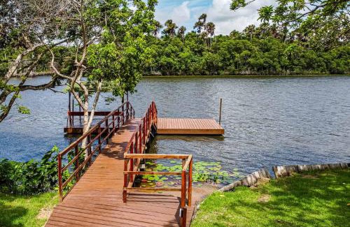 Barreirinhas Apartment | Beira do rio com píer e piscina