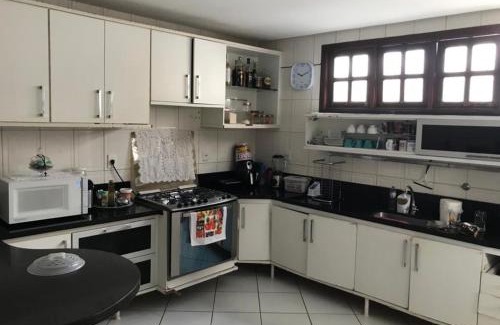 Santana House | Belíssima Casa super confortável com piscina e área gourmet