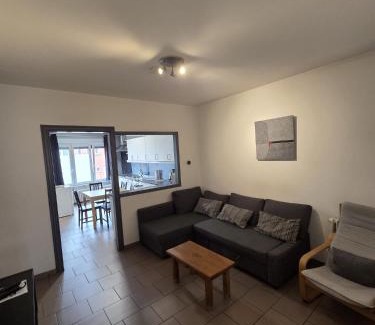 Gosselies Apartment | Bel-étage cosy 2 chambres proche Charleroi-Airport