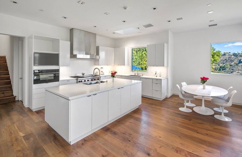 Bel Air House | BEL AIR FAMILY ESTATE/GATED/POOL/BASKETBALL COURT/SMART-HOME/5 BEDROOM