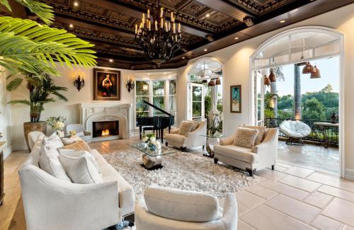 Bel Air Villa | Bel Air Luxury Villa 6 bedrooms entire house Los Angeles