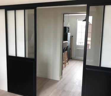 Merville-Franceville-Plage Apartment | Bel appartement plein centre 100m de la mer