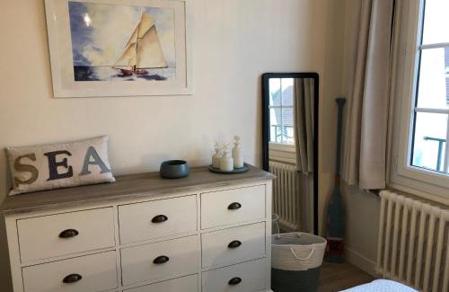 Merville-Franceville-Plage Apartment | Bel appartement plein centre 100m de la mer