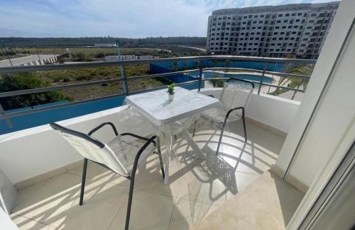 La Nouvelle Ville Ibn Batouta Apartment | Bel appartement avec piscine à deux pas de la mer