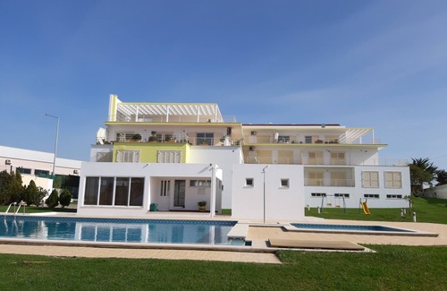 Zambujal Apartment | Bel Appartement Avec une Superbe Terrasse Donnant une vue Imprenable sur L'océan