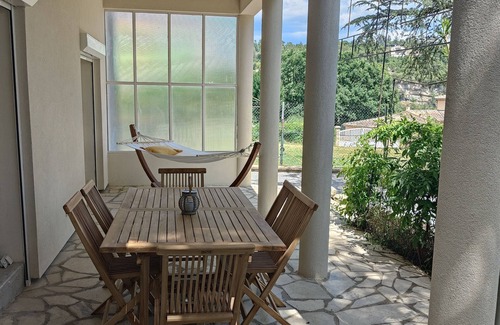 Aubenas House | Bel Appartement Climatisé Avec Jardin et Piscine