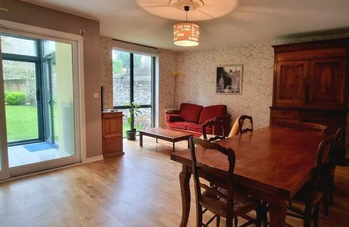 Dol-de-Bretagne Apartment | Bel Appartement et Jardin hyper Centre de Dol