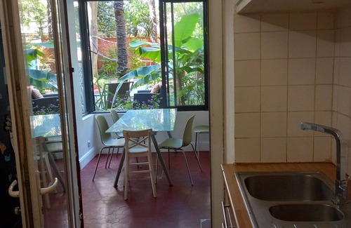 Perier House | Bel Appartement en Ville Avec Grand Jardin Privé et Très Bien Situé