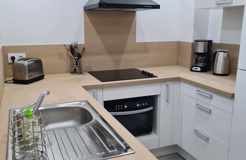 Route de Beaucaire Apartment | Bel Appartement Refait à Neuf à 15 min du Centre de Nîmes