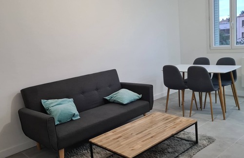 Route de Beaucaire Apartment | Bel Appartement Refait à Neuf à 15 min du Centre de Nîmes