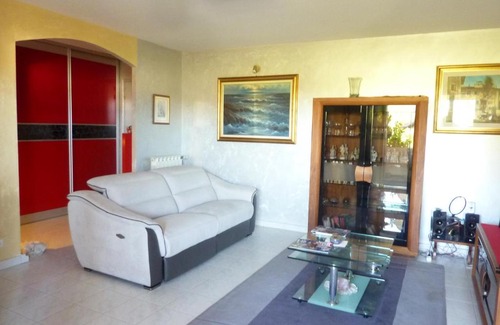 Hyeres City Centre Apartment | BEL APPARTEMENT T2 LES CHARTREUX centre ville