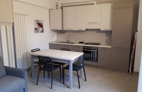 Aggregazione Rionale 9 Bed & Breakfast | Bel Sorriso Varese - Dormire Felice Rooms & Apartments