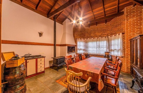 Vila Suzana House | Bela casa estilo chalé em Canela RCF160