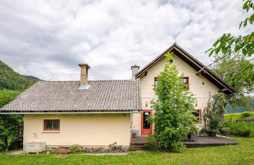 Bohinjska Bela House | Bela Luna - Charming Garden Cottage near Lake Bled