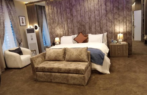Ofin House | Bela resident apartments and hotel