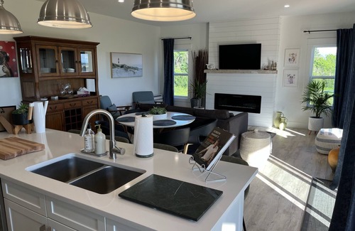 French River Villa | Bela Vista Getaway - Water views, Dreamy Sunsets and Star Gazing. Pet-Friendly!