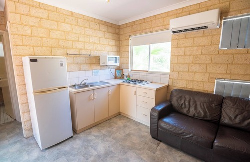 West End RV Rental | Belair Gardens Caravan Park