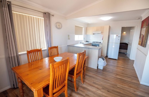 West End RV Rental | Belair Gardens Caravan Park