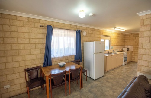 West End RV Rental | Belair Gardens Caravan Park