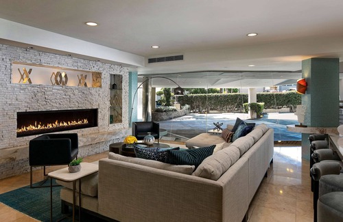 Tree Section Hotel | Belamar Hotel Manhattan Beach, Tapestry Collection by Hilton