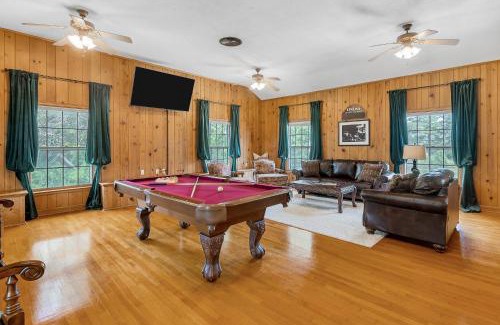 Fort Smith House | Beland Mansion-Blue Jay suite!