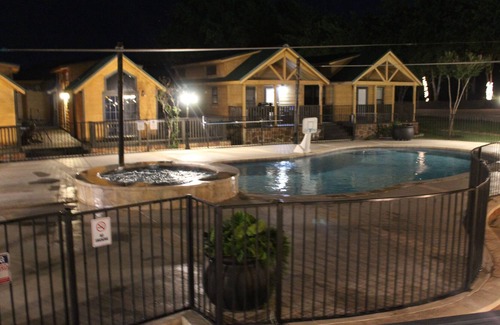 Willis Resort | Belas Resort Cabin 100