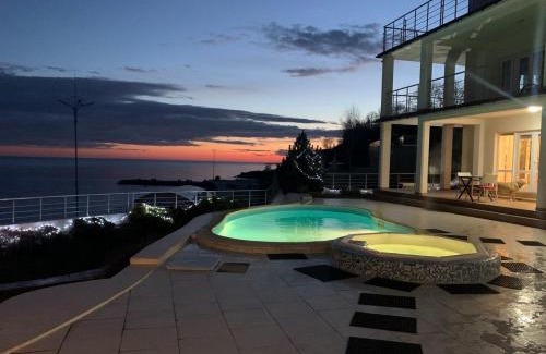 Odessa House | Belaya Udacha