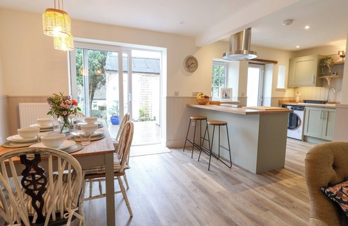 Colyton Cottage | BELFRY COTTAGE, pet friendly, character holiday cottage in Colyton