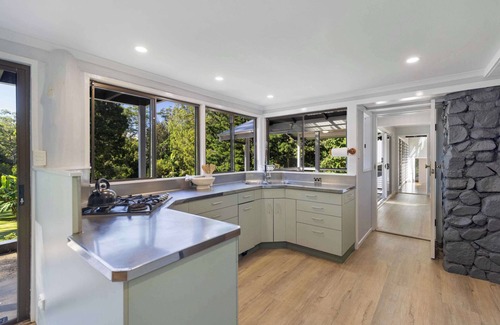 Conondale House | Belgowlah : Off Grid Peaceful Rural Escape for 6