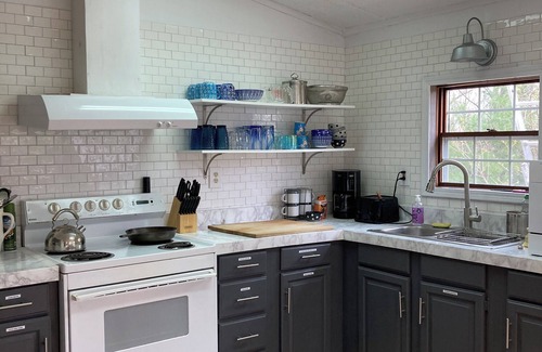 Rome Cottage | Belgrade Lakes Cottage w/Long Pond beach access close to Augusta, Colby College