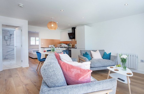 Torquay City Centre Cottage | Belgrave Sands Apartment 2