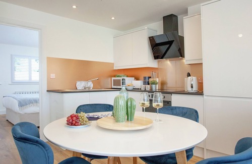 Torquay City Centre Cottage | Belgrave Sands Apartment 2